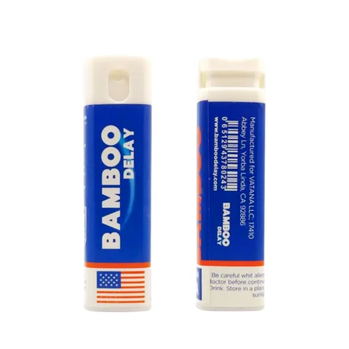 Hình ảnh mặt trước và sau chai xịt Bamboo Delay với thông tin sản xuất được in trên vỏ